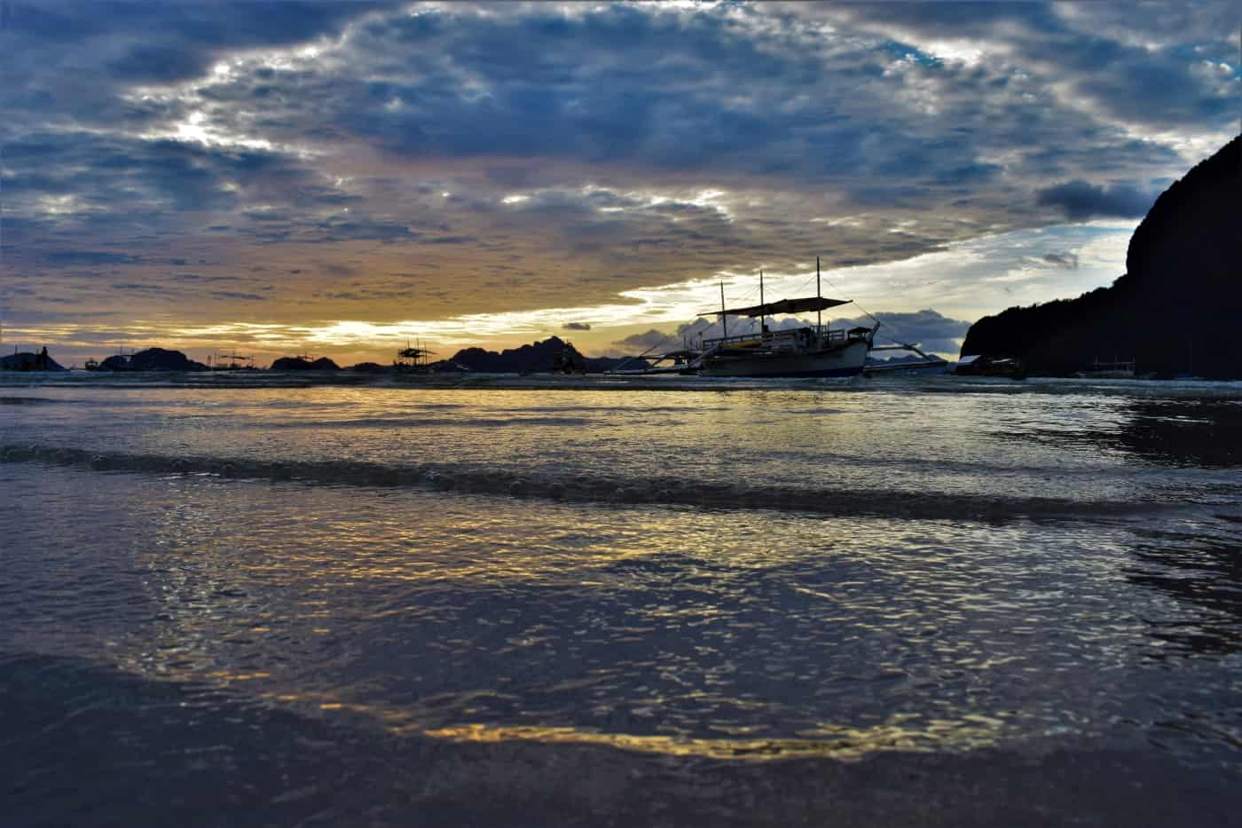 el nido philippines | beaches in el nido | unique things to do in el nido philippines