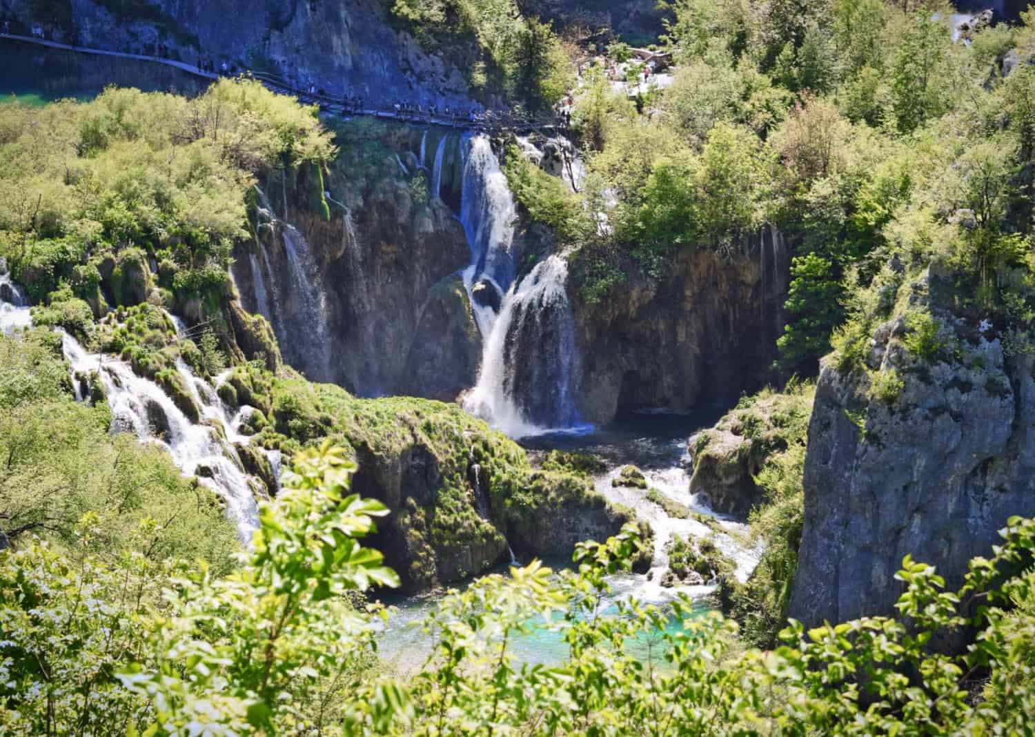 Apa limpede si pesti in Lacurile Plitvice