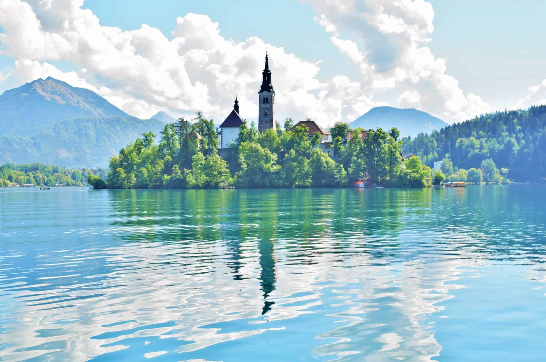 visiting lake bled in slovenia | lake bled best view | hiking lake bled slovenia | lake bled summer