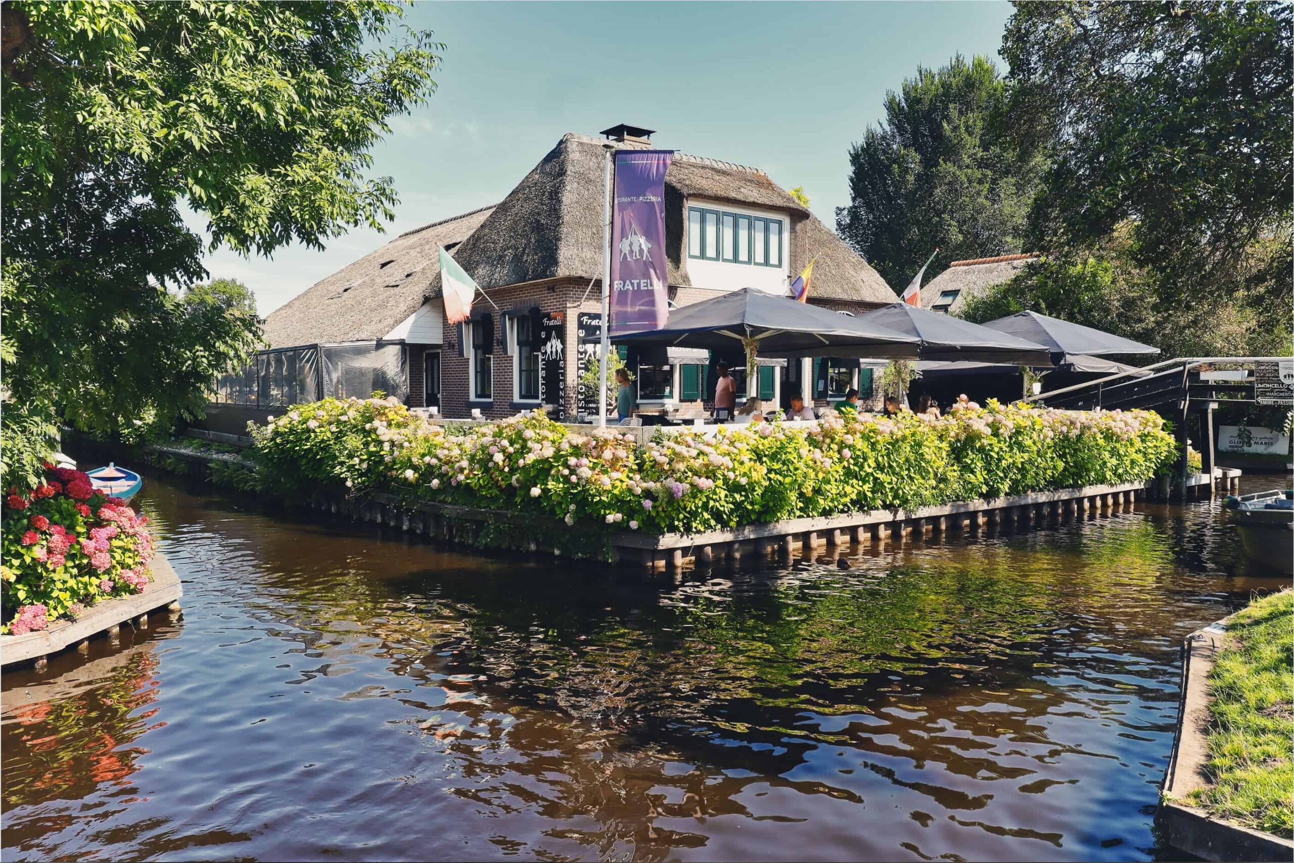 giethoorn boat rental | boat in giethoorn | giethoorn village