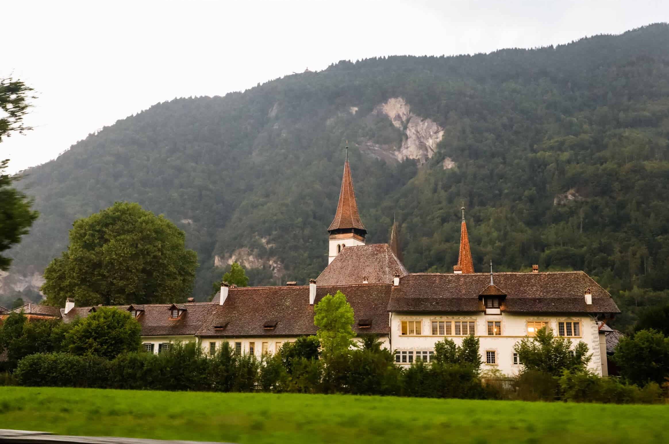 is Interlaken worth visiting | reasons to visit interlaken switzerland | interlaken itinerary | things to do in interlaken
