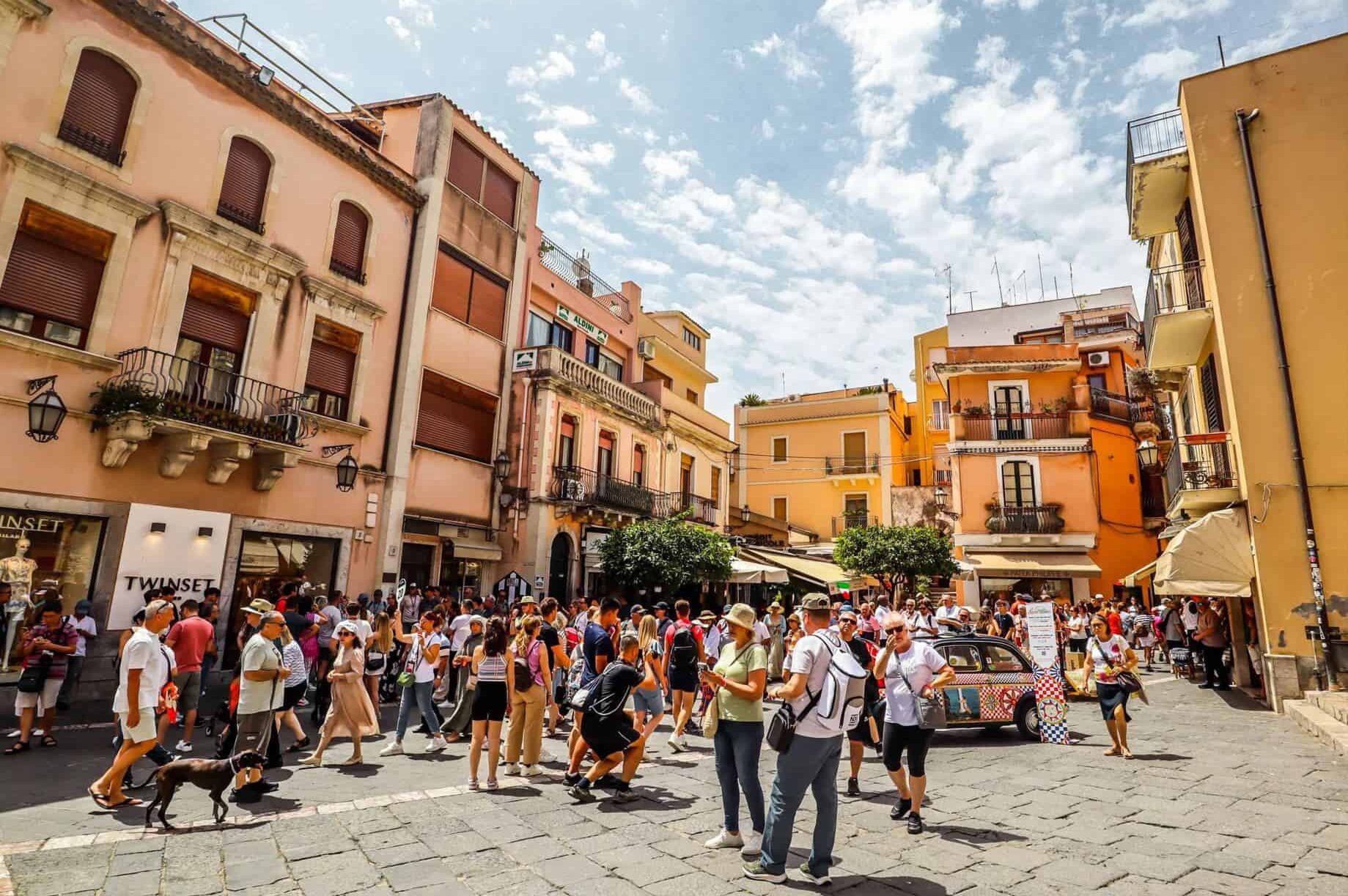 catania to taormina by train | day trip from catania to taormina | catania to taormina by bus | distance from catania to taormina