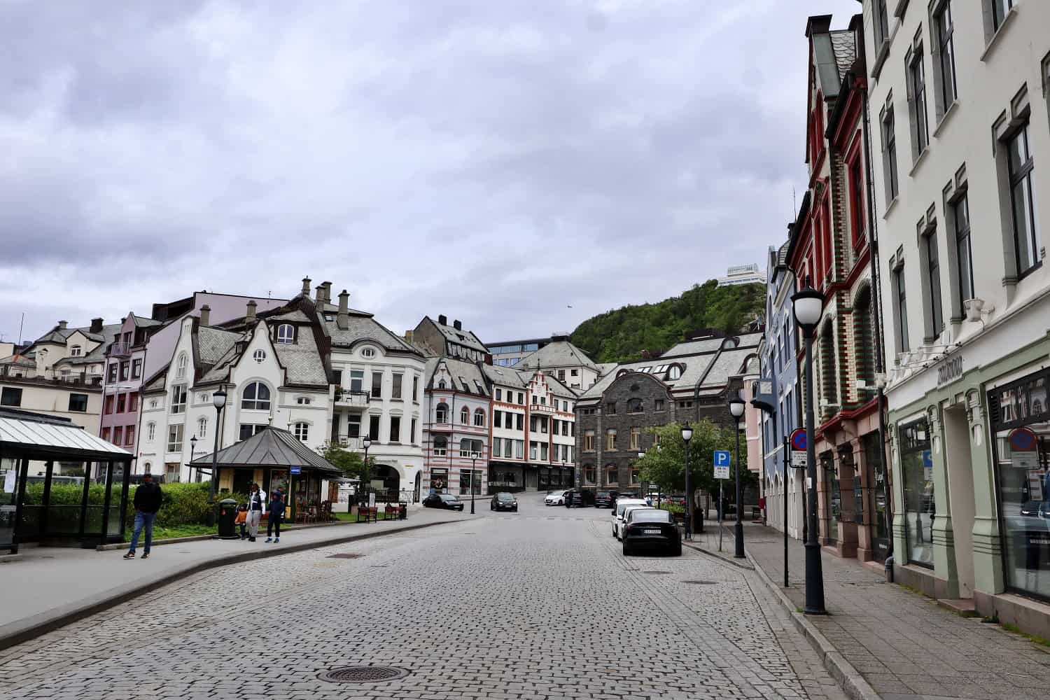 What to do in Alesund from cruise ship | One day in Alesund | Things to do in Alesund Norway | Best places in Alesund | Alesund Art Nouveau | Alesund itinerary | Norwegian fjords | Aksla Hill | Fjellstua Viewpoint | Aksla viewpoint Alesund | Hop on hop off Alesund | Alesund cruise terminal | alesund architecture | alesund art nouveau