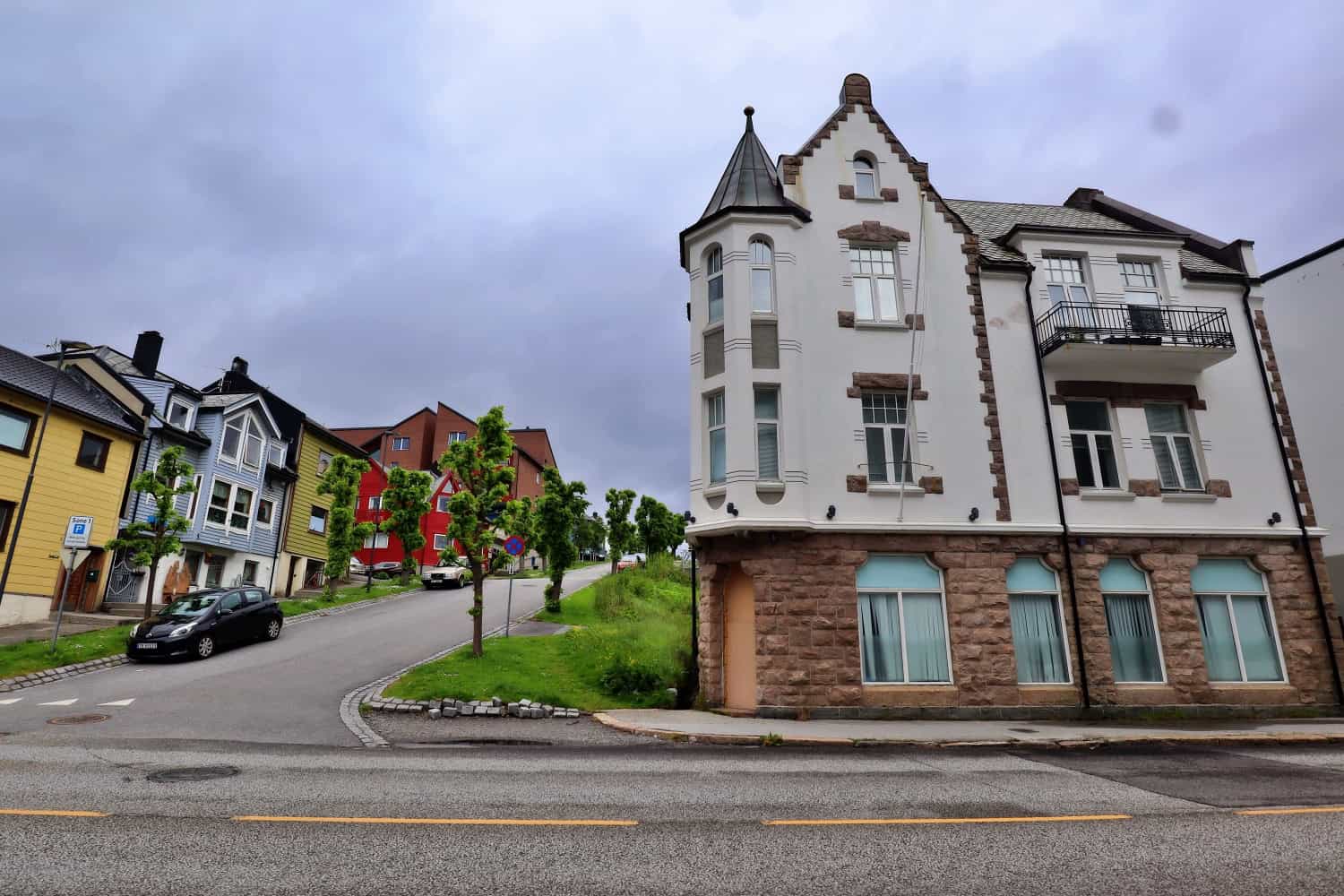 What to do in Alesund from cruise ship | One day in Alesund | Things to do in Alesund Norway | Best places in Alesund | Alesund Art Nouveau | Alesund itinerary | Norwegian fjords | Aksla viewpoint Alesund | Hop on hop off Alesund | Alesund cruise terminal |viewpoint Alesund | houses in alesund | alesund architecture