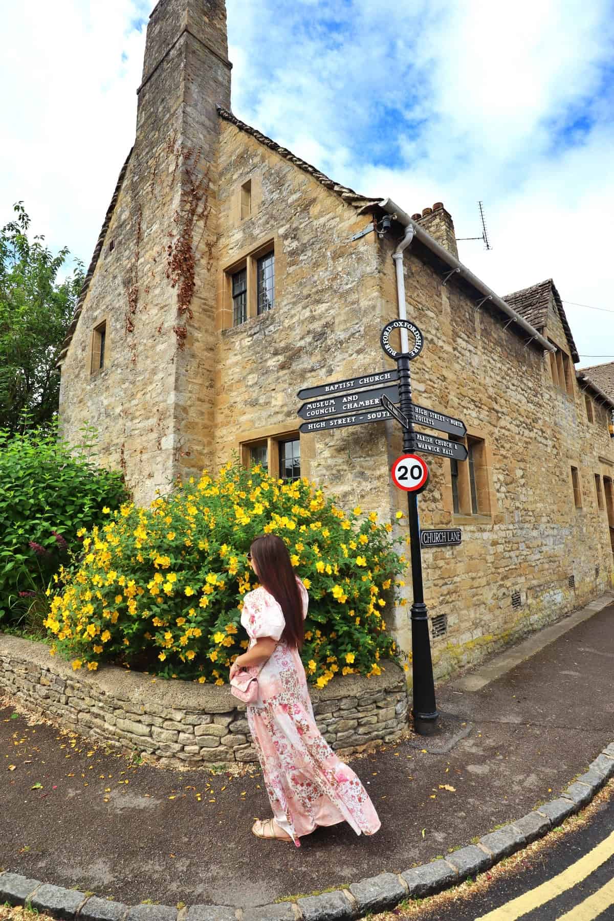 most beautiful villages in the cotswolds | burford village | day trip from london to the cotswolds | everything about the cotswolds |